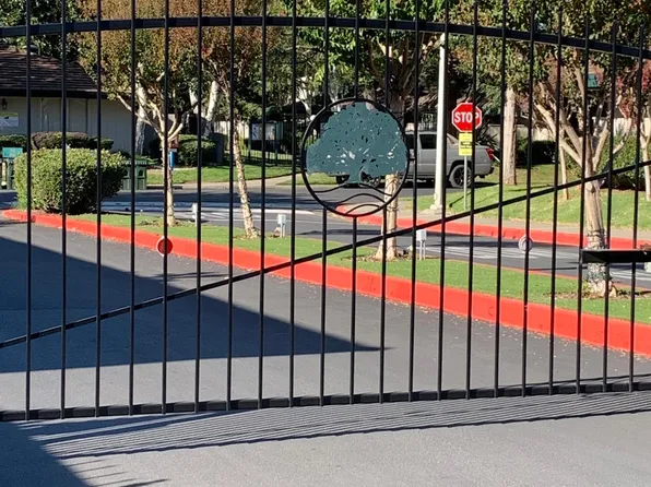 1017 Roundtree Ct, Sacramento, CA 95831