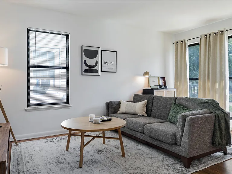 1007 Epenard St — Photo 3