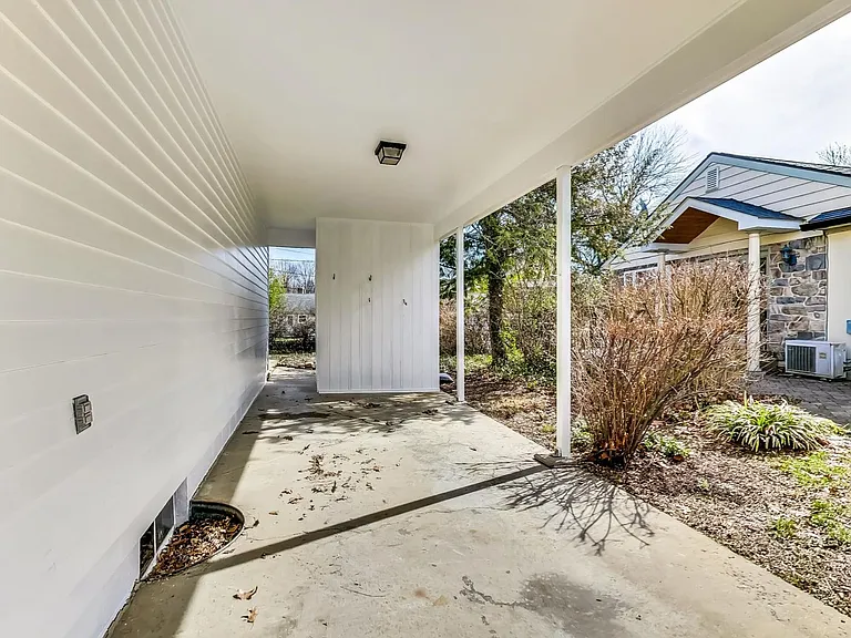 1208 Pinewood Dr — Photo 46