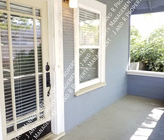 4311 V St #2 — Photo 3