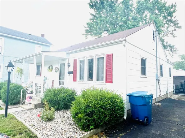 411 E Maple St, Hoopeston, IL 60942