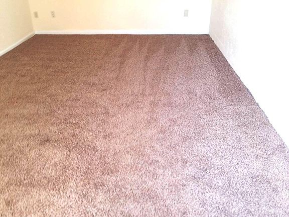 2nd image of 3019 Beachwood Blvd
