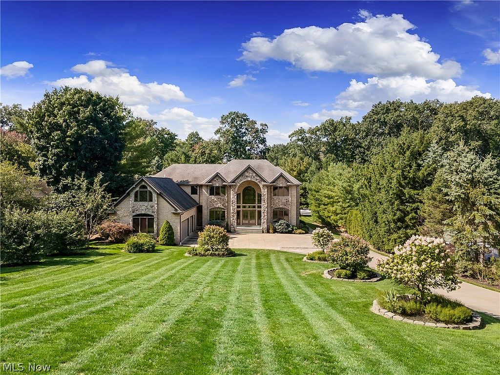 4648 Dustys Cir, New Franklin, OH 44319 Zillow