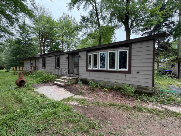 N6005 Lake Dr, Shawano, WI 54166