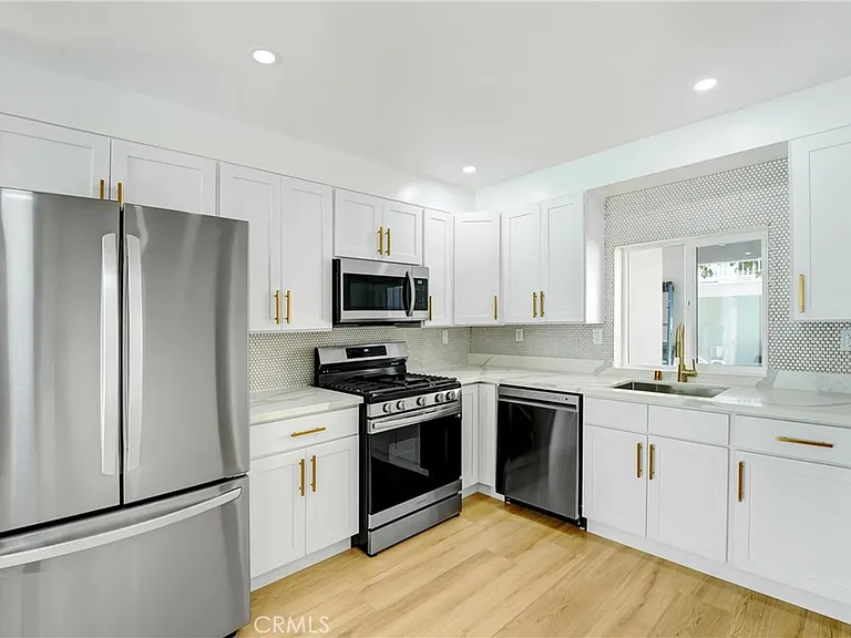 1146 West Blvd — Photo 6