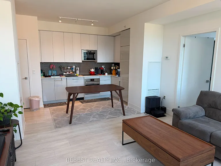 2908 Highway 7 Rd #402 — Photo 9