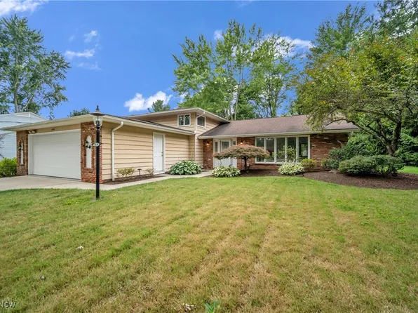 5910 Som Center Rd, Solon, OH 44139