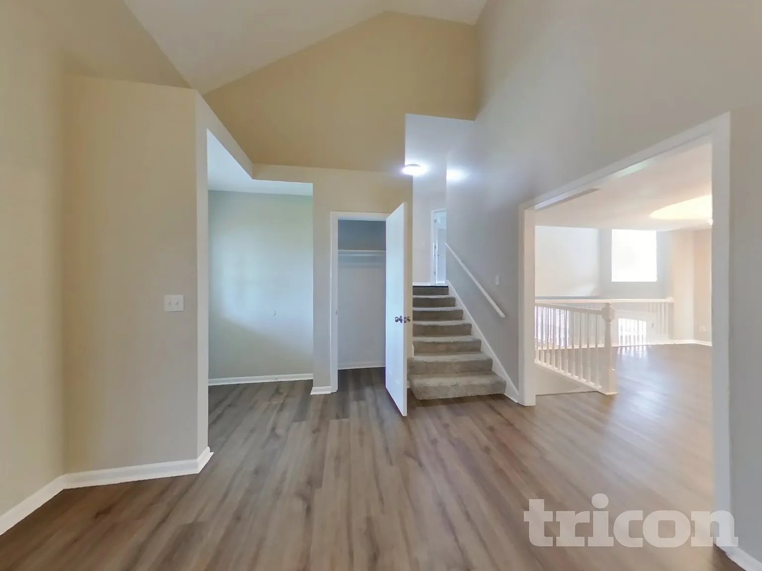 1716 Lynn Cir Greenwood MO — Photo 2