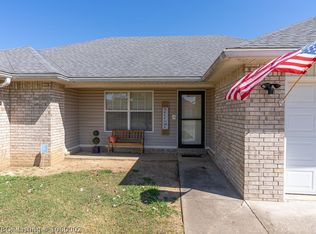 100 Lincoln Cir, Roland, OK 74954