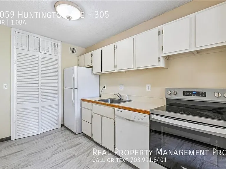 2059 Huntington Ave #305 — Photo 13