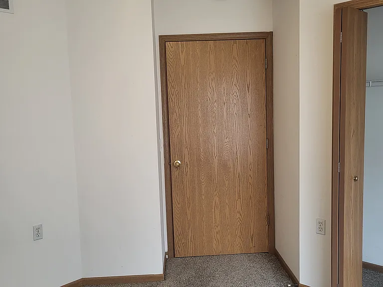 4915 Universal Dr #2 — Photo 16