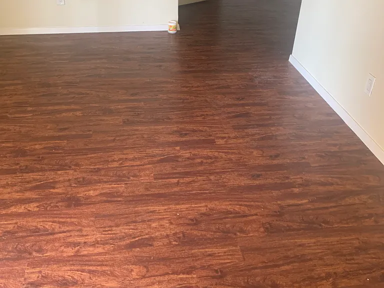 Hampshire Apartments — Photo 16
