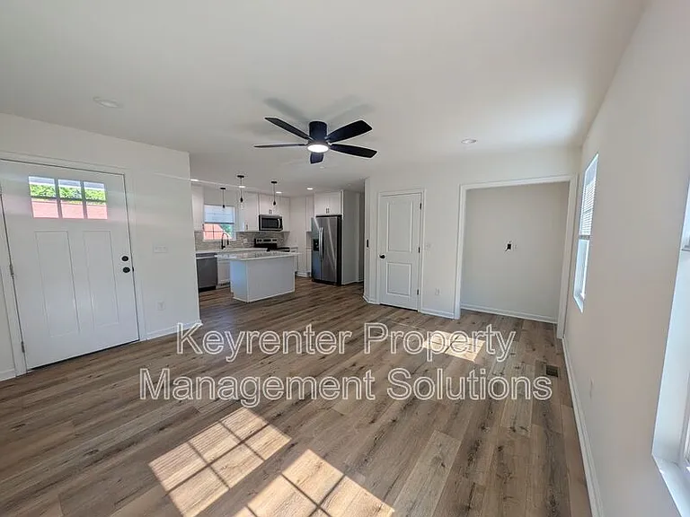 55 Breezewood Dr — Photo 10