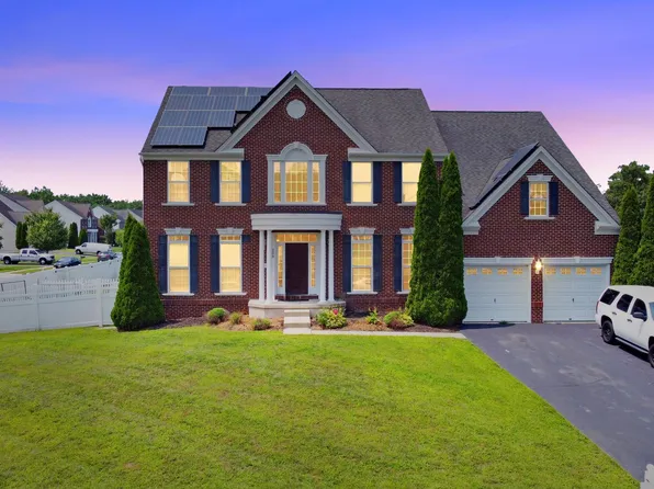 209 Buckingham Ct, Williamstown, NJ 08094