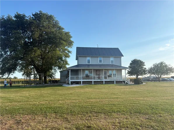 1183 E 300 North Rd, Cissna Park, IL 60924