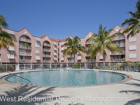 5th image of 3930 S Roosevelt Blvd APT 214S