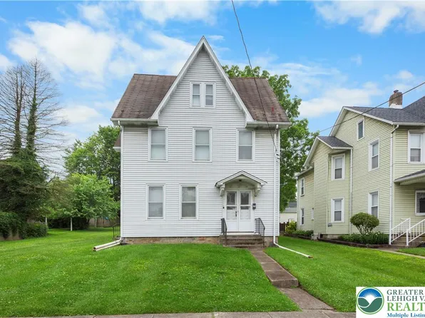 170 S Whitfield St, Nazareth, PA 18064