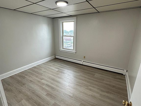 2nd image of 98 Japonica St Floor 2