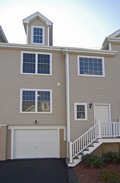 SeaSpray 3 bdrm with garage