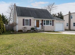 158 Van Buren St, West Babylon, NY 11704