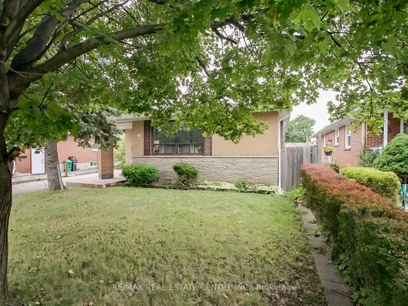 16 McLaughlin Rd N, Brampton, ON L6X 1Y5