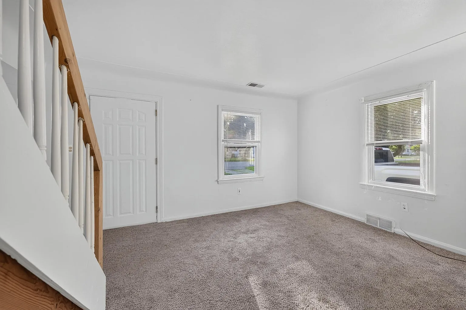 3 bed, 1048 sqft, $1,700 — Photo 4