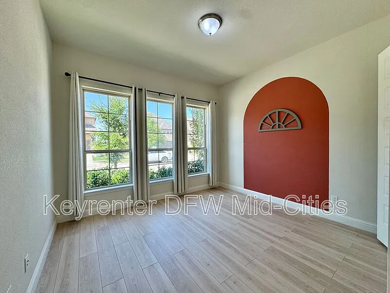 2016 Remington Dr — Photo 3