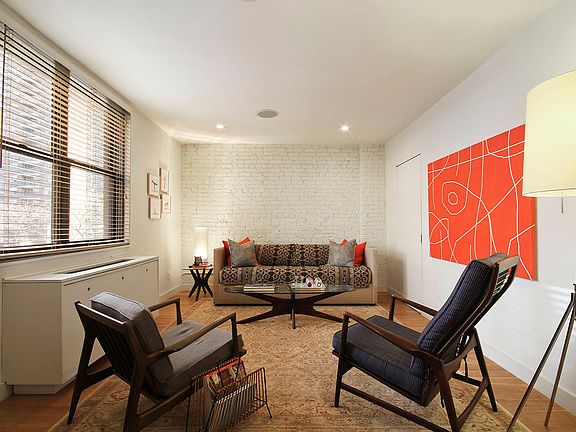 2nd image of 410 W 23rd St #2D3D