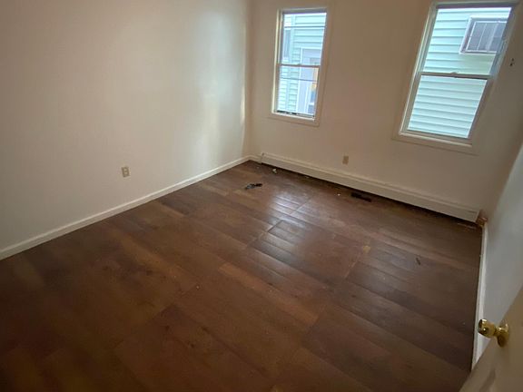 3rd image of 2232 Collier Ave #2