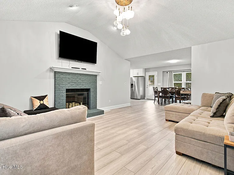 7228 Quail Woods Rd — Photo 10