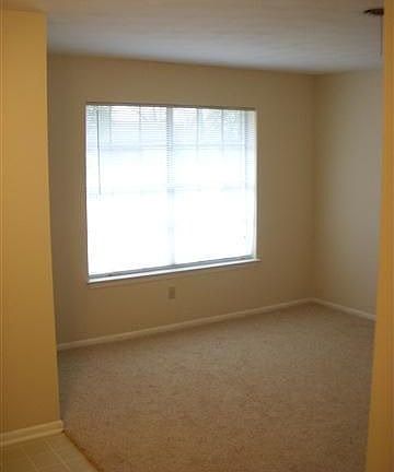 4th image of 1350 Montrose St