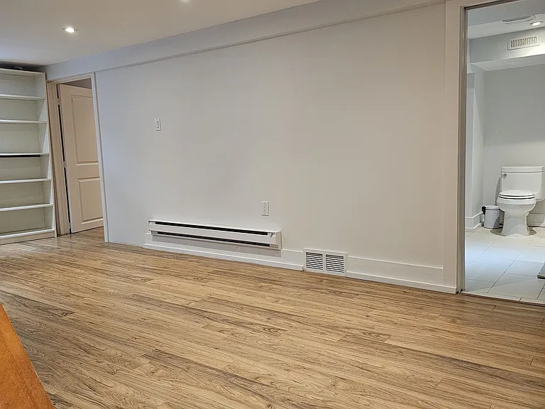222 Patricia Ave #BASEMENT — Photo 6
