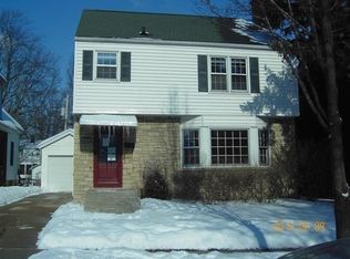 2542 Fairfield Pl, Madison, WI 53704
