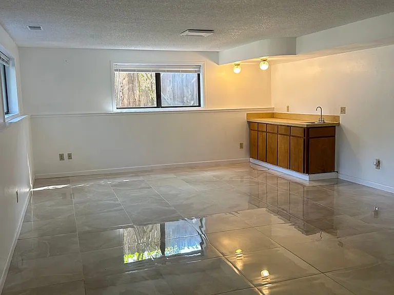 2774 Jessica Cir — Photo 35