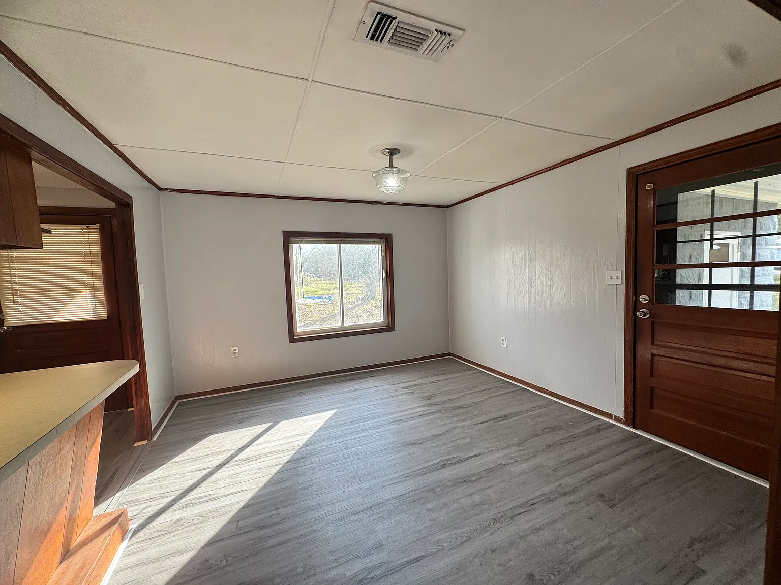 3 bed, 1260 sqft, $1,500 — Photo 4