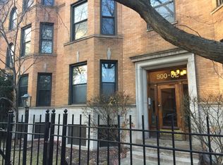 902 W Grace St #1, Chicago, IL 60613