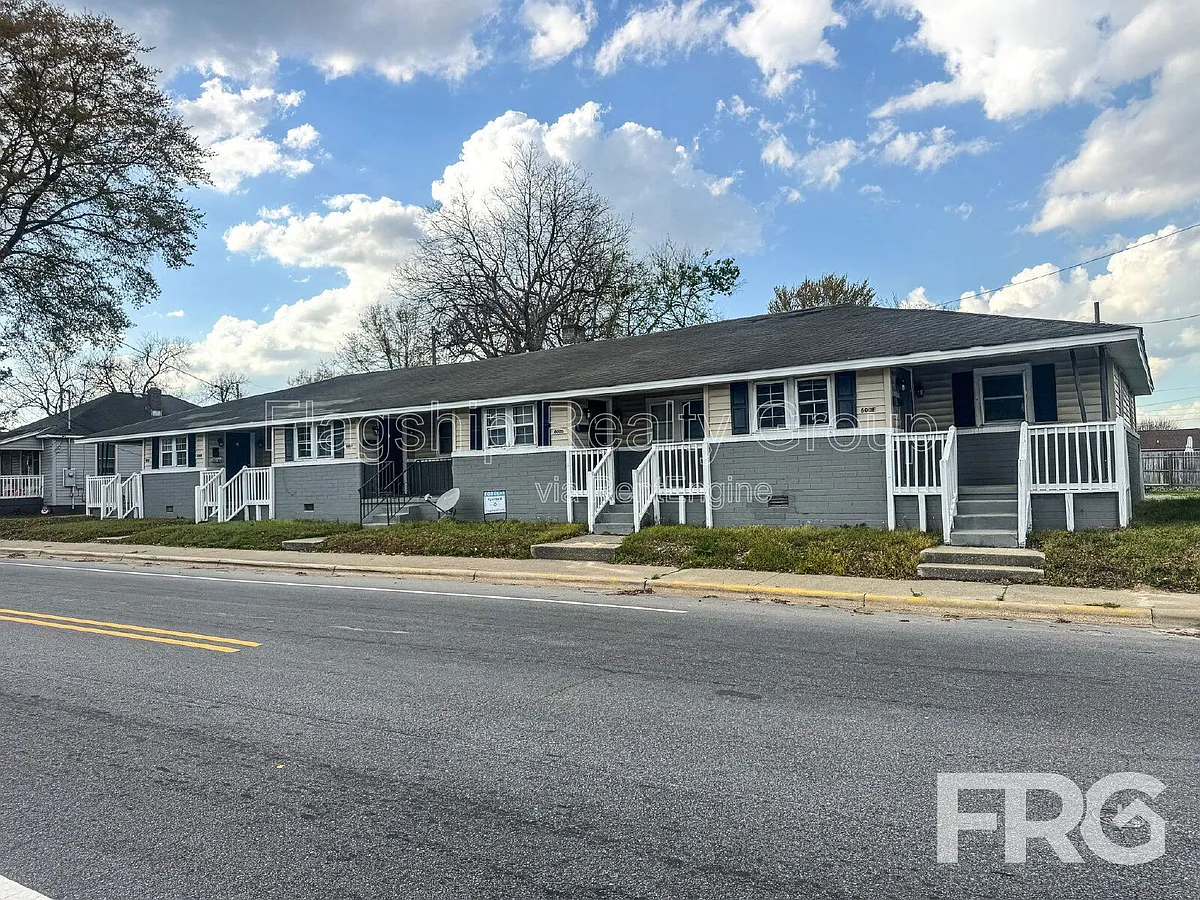 Building Photo - 600 Howell St #E