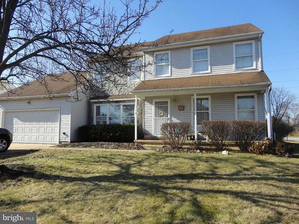 1st image of 328 Owls Nest Dr