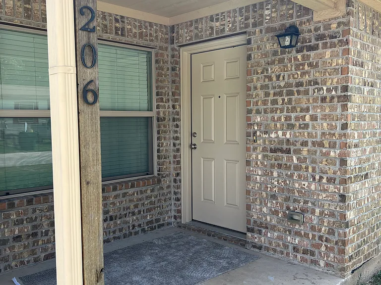 206 E 5th Ave #206 — Photo 1