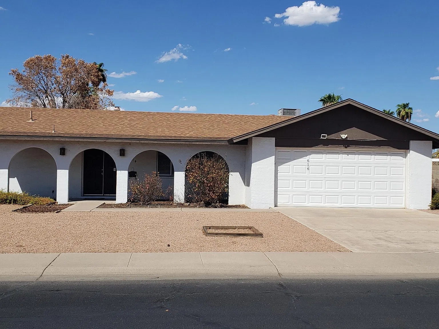 4 bed, 2.0 bath, 1592 sqft, $2,400 — Photo 1