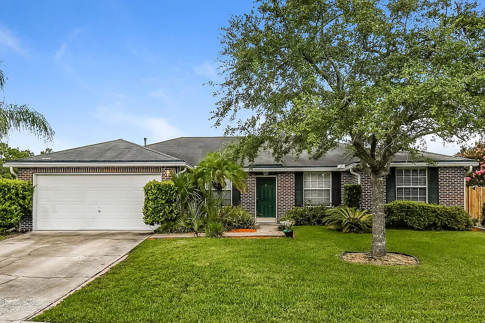 4 bed, 2.0 bath, 1681 sqft, $2,065 — Photo 1
