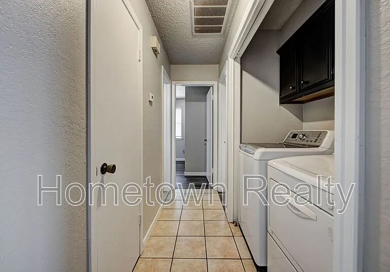 1713 Hillcrest Dr — Photo 27