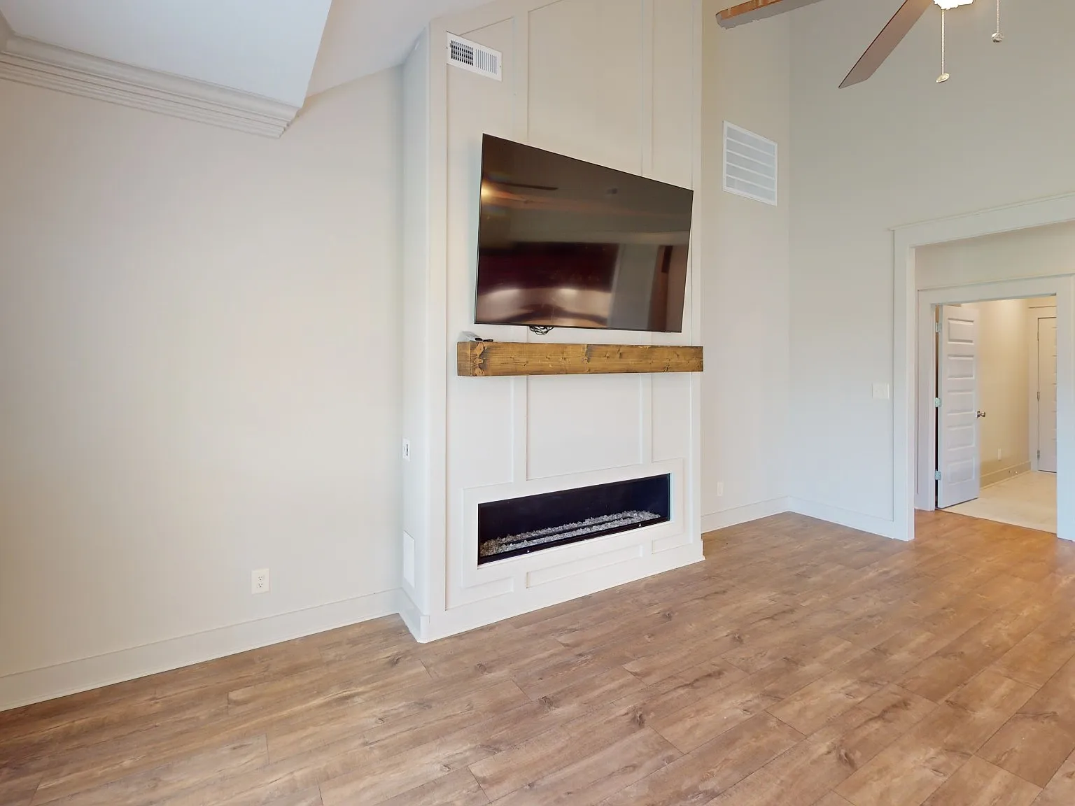 3 bed, 2.5 bath, 3000 sqft, $2,795 — Photo 3