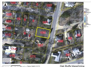 165 Circuit Ave, Oak Bluffs, MA 02557