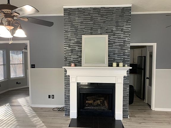 3rd image of 1427 Clear Valley Dr