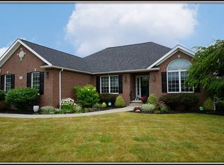 6209 Ranch View Dr N, East Amherst, NY