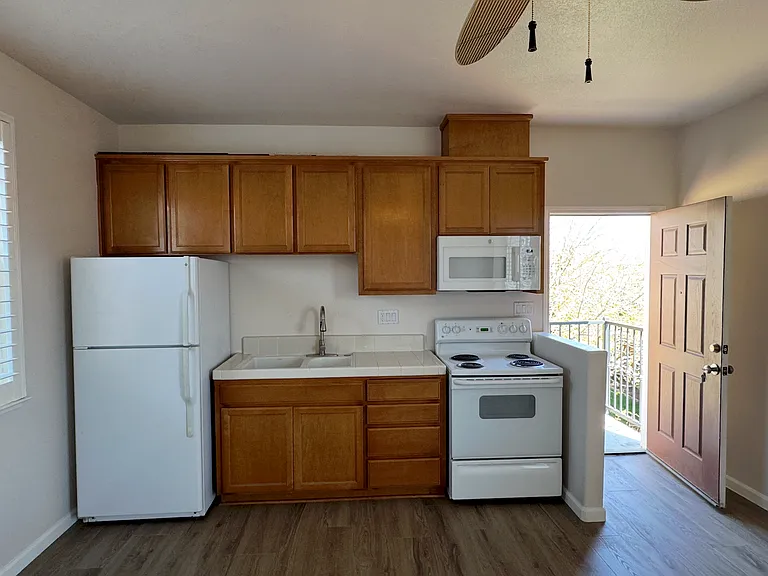606 Leah Ln — Photo 24