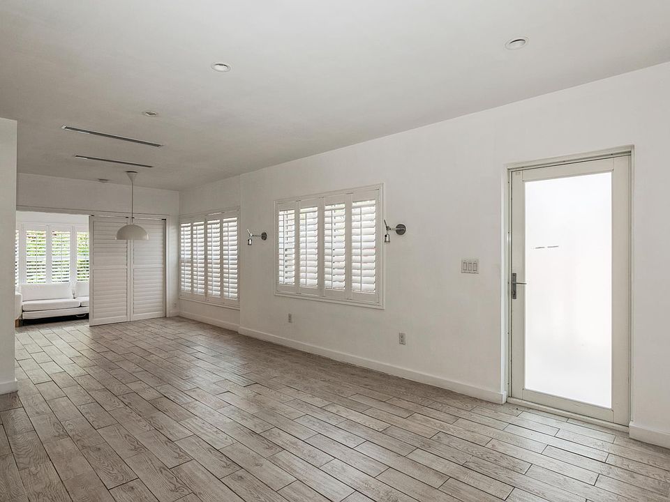 1st image of 1 Farrey Ln