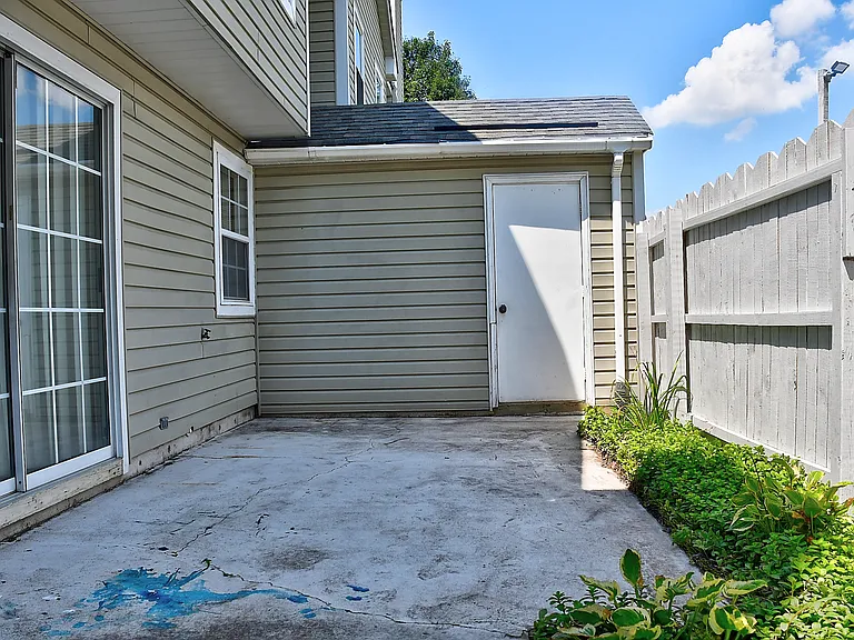 751 Ridge Cir — Photo 29
