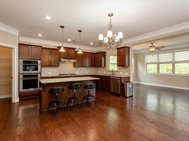 930 Hampton Oaks Dr — Photo 11